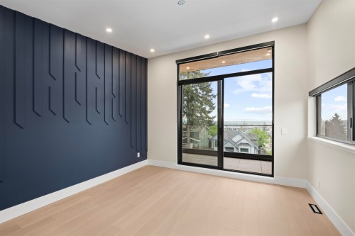 502 5Th Street E, North Vancouver, BC 