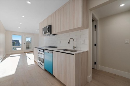 502 5Th Street E, North Vancouver, BC 