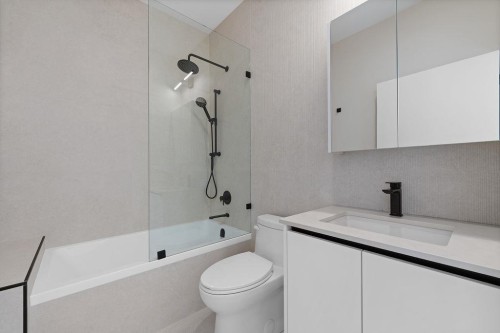 502 5Th Street E, North Vancouver, BC 