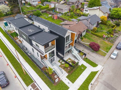 502 5Th Street E, North Vancouver, BC 