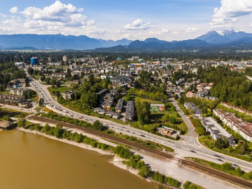 4-22488 116 Avenue  Maple Ridge, BC V2X 0X6