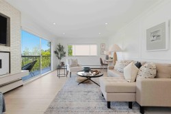 101-330 2d Street W North Vancouver, BC V7M 1E1