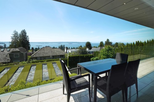 2370 Palmerston Avenue, West Vancouver, BC 
