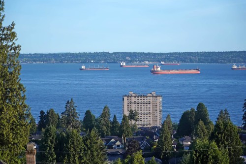 2370 Palmerston Avenue, West Vancouver, BC 