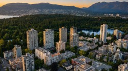 1203-2077 Nelson Street  Vancouver, BC V6G 2Y2