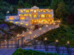 1121 Crestline Road  West Vancouver, BC V7S 3S8