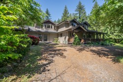27671 112th Avenue Maple Ridge, BC V2W 1P9