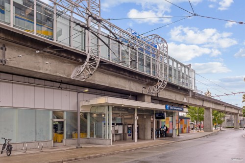 205-3438 Vanness Avenue, Vancouver, BC 