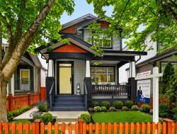 10256 243a Street Maple Ridge, BC V2W 1Y3