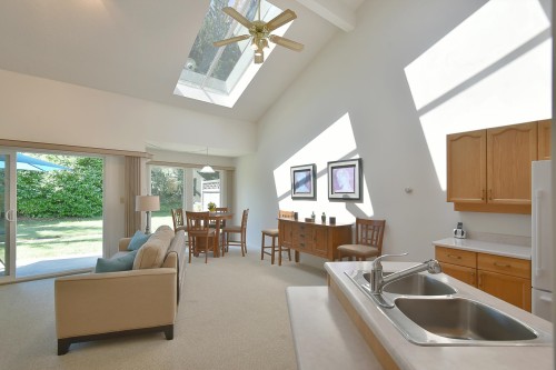 11-5761 Wharf Avenue, Sechelt, BC 