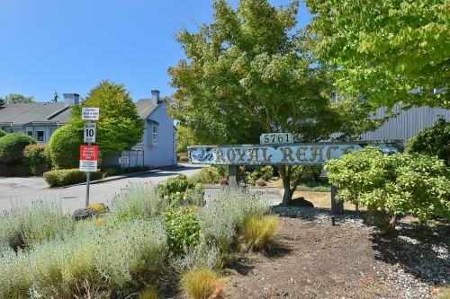 11-5761 Wharf Avenue, Sechelt, BC 