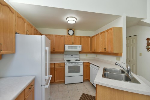 11-5761 Wharf Avenue, Sechelt, BC 