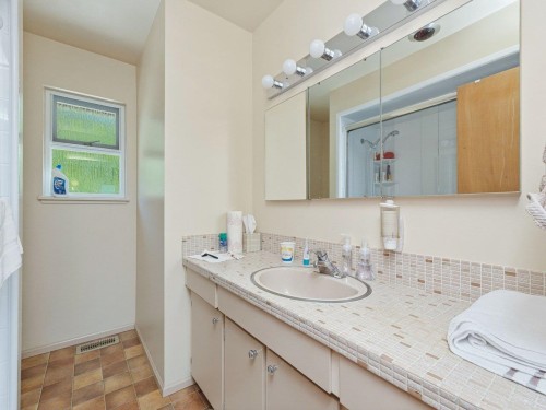 1218 Chamberlain Drive, North Vancouver, BC 