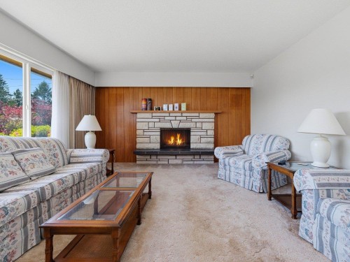 1218 Chamberlain Drive, North Vancouver, BC 