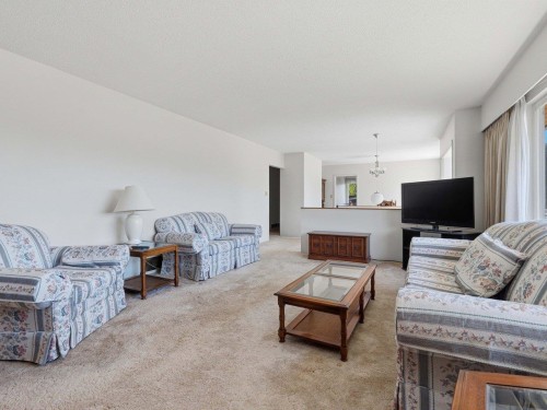 1218 Chamberlain Drive, North Vancouver, BC 