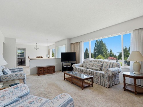 1218 Chamberlain Drive, North Vancouver, BC 
