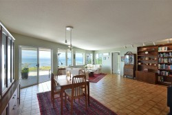 2757 Lower Road  Roberts Creek, BC V0N 2W4