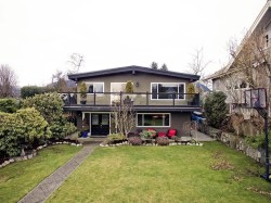 720 9th Street E North Vancouver, BC V7L 2B9