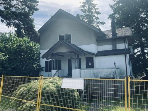 5449 Barker Avenue, Burnaby, BC 