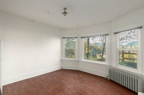 236 12Th Avenue W, Vancouver, BC 