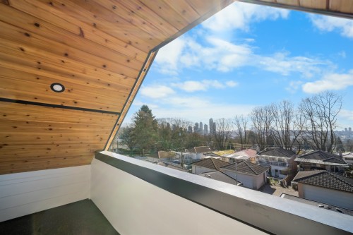 2-3576 Pender Street E, Vancouver, BC 