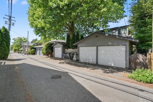 1868 15Th Avenue W, Vancouver, BC 