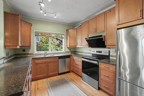 1868 15Th Avenue W, Vancouver, BC 