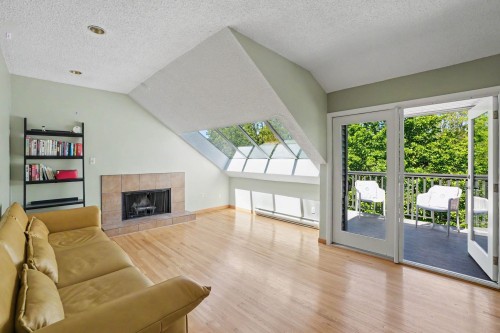 1868 15Th Avenue W, Vancouver, BC 