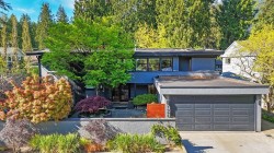 1098 Linnae Avenue  North Vancouver, BC V7R 1Z4