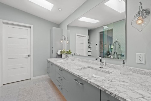 1098 Linnae Avenue, North Vancouver, BC 
