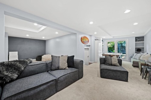 1098 Linnae Avenue, North Vancouver, BC 