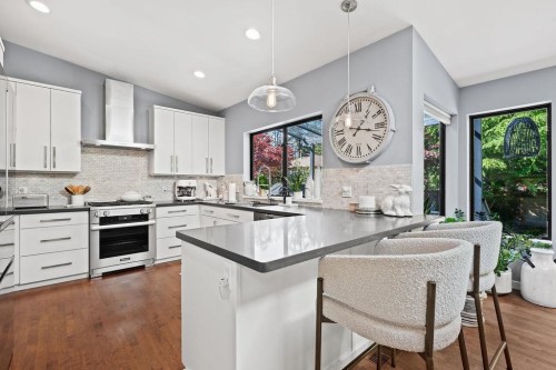 1098 Linnae Avenue, North Vancouver, BC 