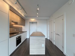 905-652 Whiting Way Coquitlam, BC V3J 0K3