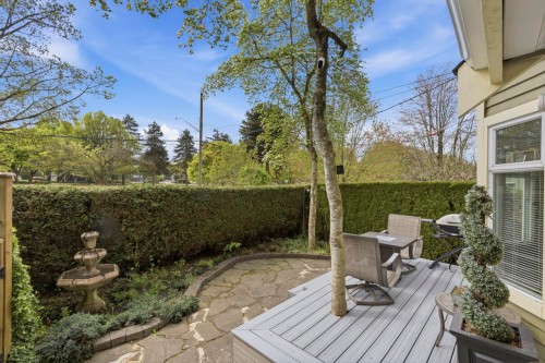 31 15Th Avenue W, Vancouver, BC 