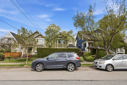 31 15Th Avenue W, Vancouver, BC 
