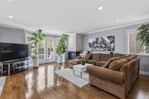 31 15Th Avenue W, Vancouver, BC 