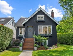 3392 8th Avenue W Vancouver, BC V6R 1Y4