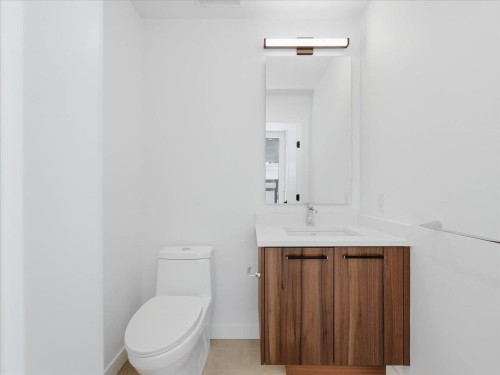 6833 Cambie Street, Vancouver, BC 