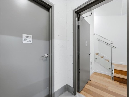 6833 Cambie Street, Vancouver, BC 