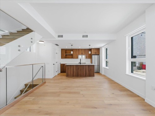 6833 Cambie Street, Vancouver, BC 