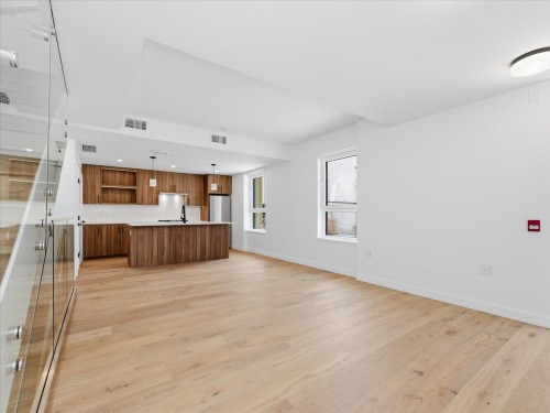 6833 Cambie Street, Vancouver, BC 