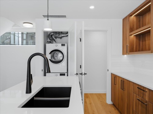 6833 Cambie Street, Vancouver, BC 