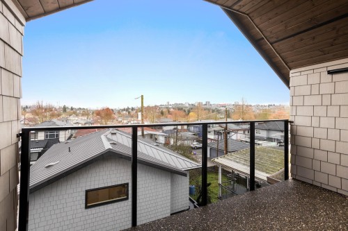 2-3275 Graveley Street, Vancouver, BC 