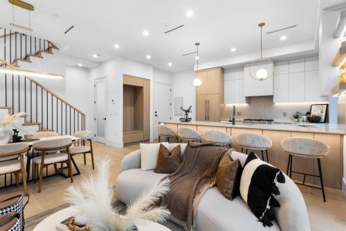 2-3275 Graveley Street, Vancouver, BC 