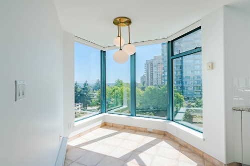 1006-4567 Hazel Street, Burnaby, BC 