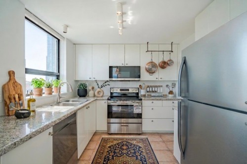 1006-4567 Hazel Street, Burnaby, BC 