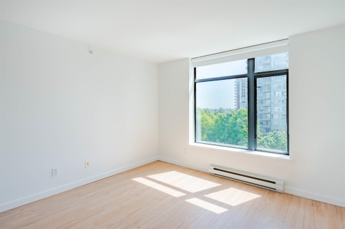 1006-4567 Hazel Street, Burnaby, BC 