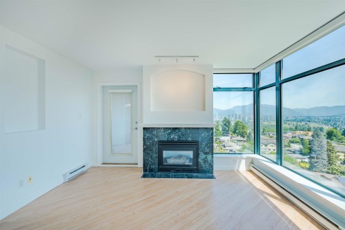 1006-4567 Hazel Street, Burnaby, BC 