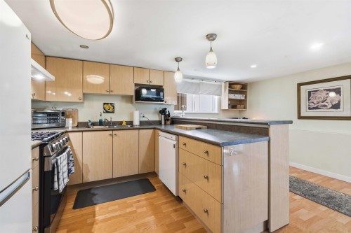 433 18Th Avenue W, Vancouver, BC 