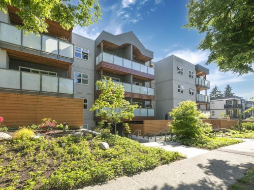 403-570 8th Avenue E Vancouver, BC V5T 1S8